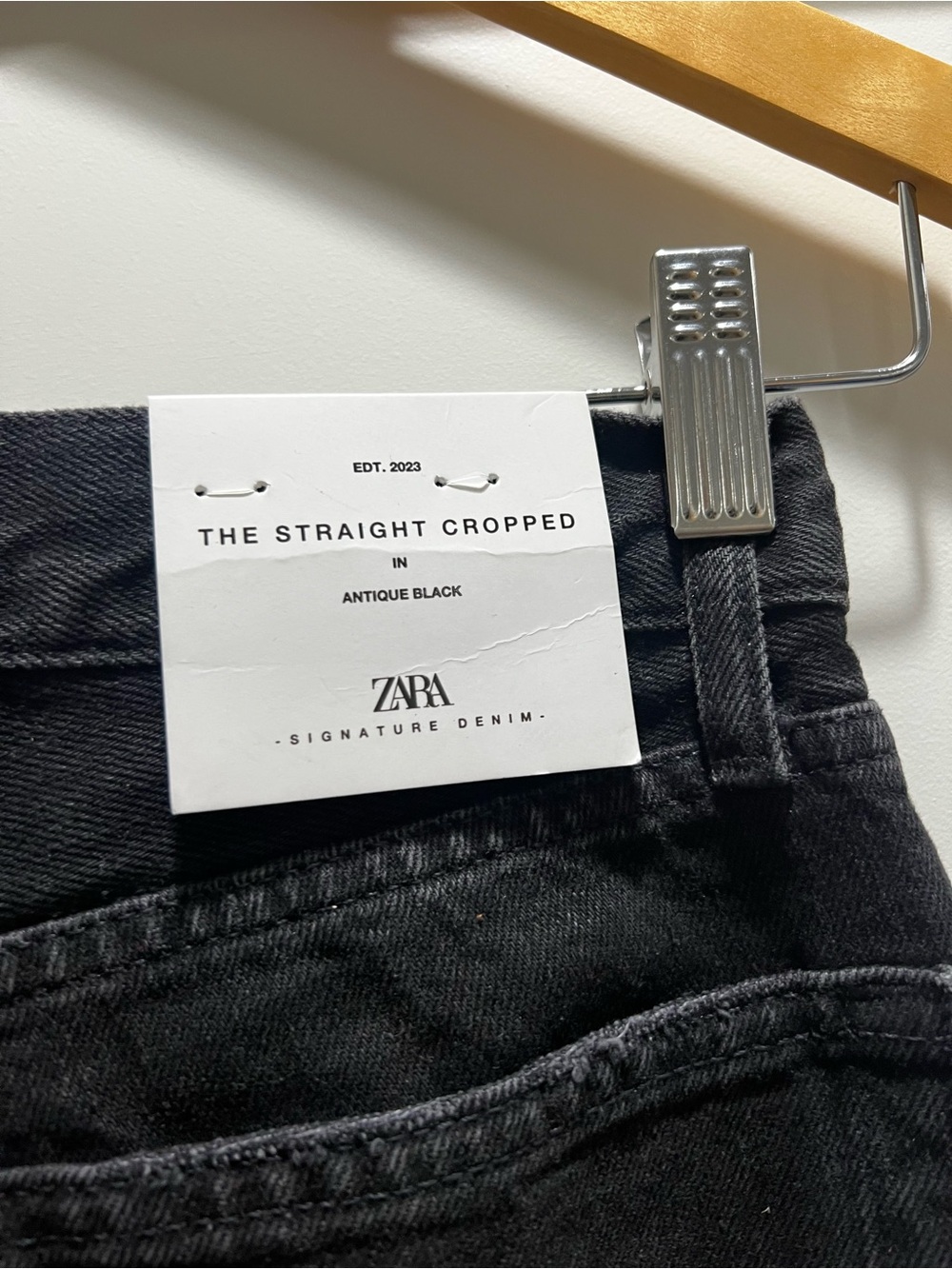 Zara Women’s Black Straight-Leg Jeans - Classic Everyday Fit - Picture 4 of 4
